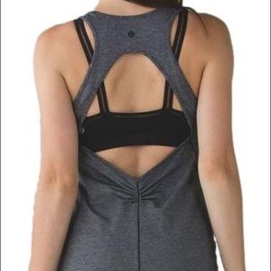 Lululemon Go for it Dress black micro stripe Sz 8
